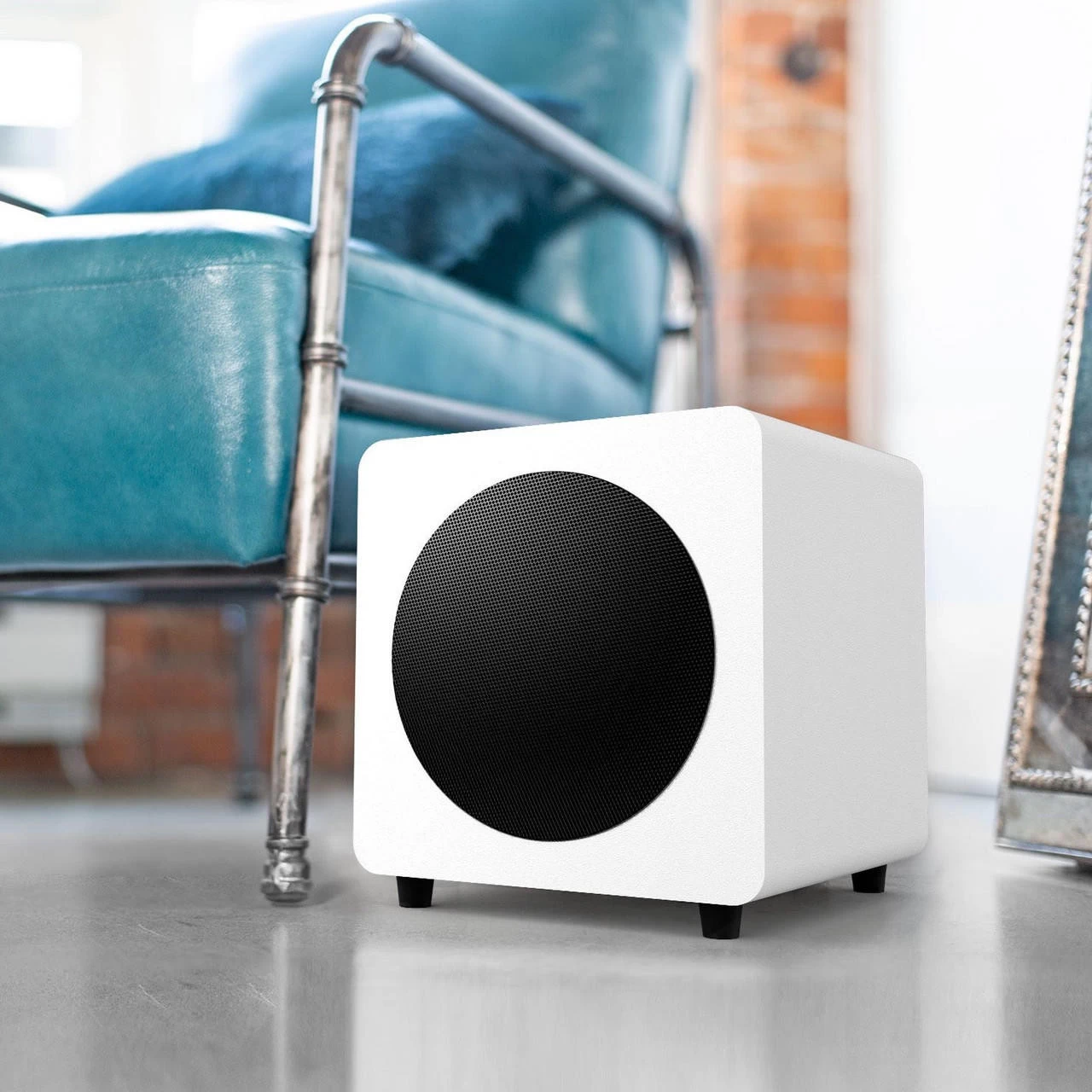 Kanto SUB8 300W 8" Sealed Powered Subwoofer, Matte White 4 Kanto SUB8 300W 8" Sealed Powered Subwoofer, Matte White - Image 2